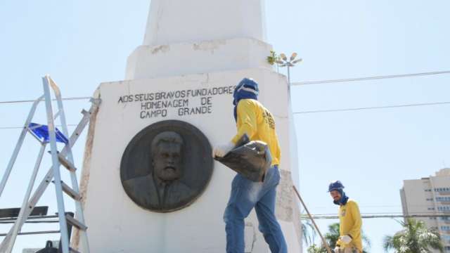 Prefeitura inicia revitaliza&ccedil;&atilde;o do Obelisco de Campo Grande