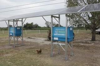 Placas de energia solar que fazem parte do projeto Ilumina Pantanal. (Foto Assessoria Energisa)