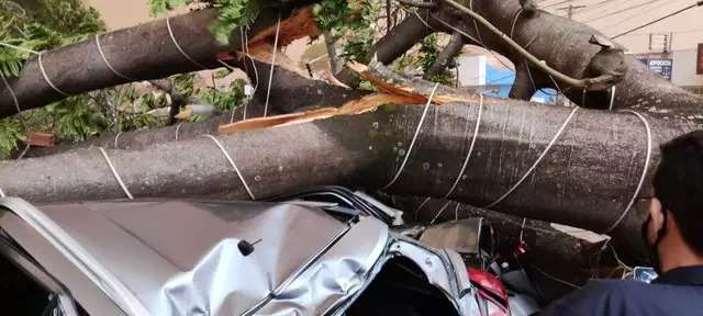 Manicure que teve carro esmagado com a filha dentro faz vaquinha para despesas