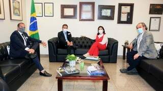 Prefeito de Campo Grande, Marquinhos Trad, em reuinão com a senadora Simone Tebet (Foto: Divulgação)