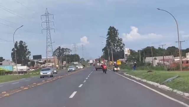 Deslocamento de tropa do Ex&eacute;rcito coloca em risco a seguran&ccedil;a do tr&acirc;nsito