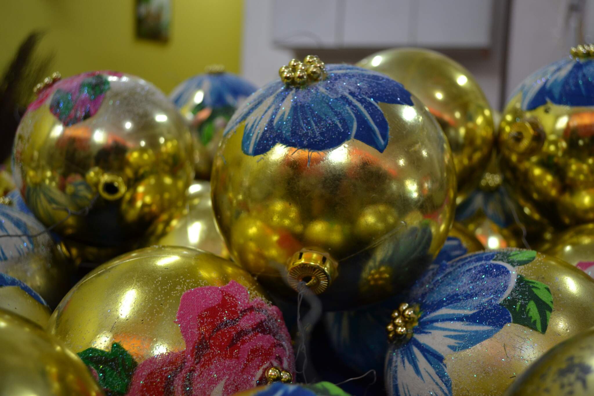 Com itens recicláveis, Vovó Ziza cria decoração para reencontro de Natal -  Comportamento - Campo Grande News