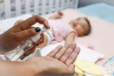 Fiocruz alerta para outros vírus que causam síndrome respiratória em crianças
