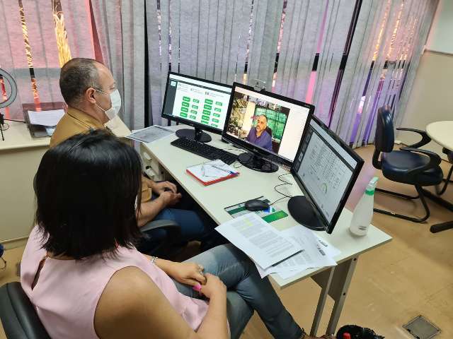 Grupo de crise envia testes e manda desinfectar escolas com surto de covid-19