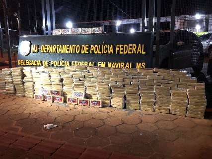 Motorista &eacute; preso com 259 kg de coca&iacute;na em fundo falso de caminh&atilde;o 
