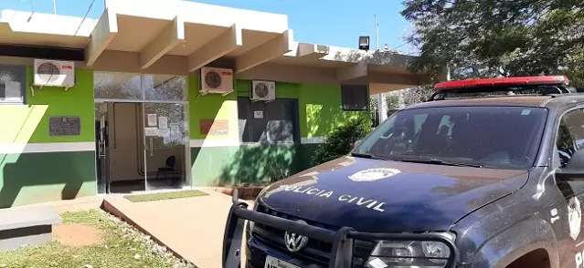 &ldquo;Me mata ent&atilde;o&rdquo;, diz homem a policiais ap&oacute;s tentar invadir escola