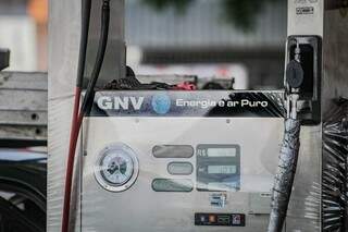 Equipamento de abastecimendo de GNV (Gás Natural Veicular) em posto de combustíveis da Capital. (Foto: Marcos Maluf)