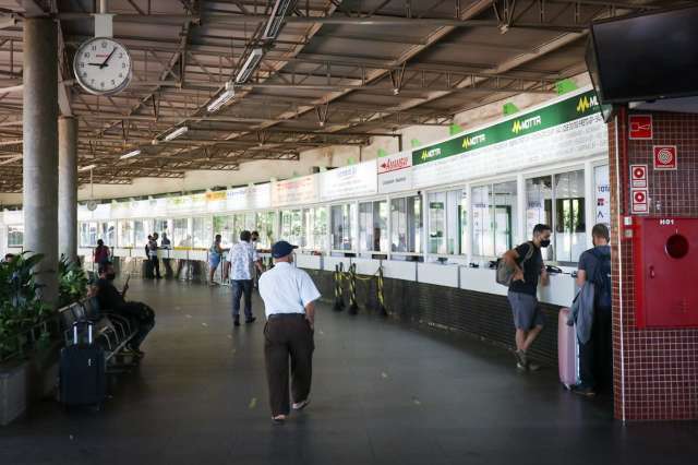 Rodovi&aacute;ria tem fraco movimento &agrave;s v&eacute;speras do Dia de Finados