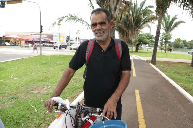 &quot;Jogam em cima&quot;: cansados do desrespeito, ciclistas pedem mais pistas na Capital