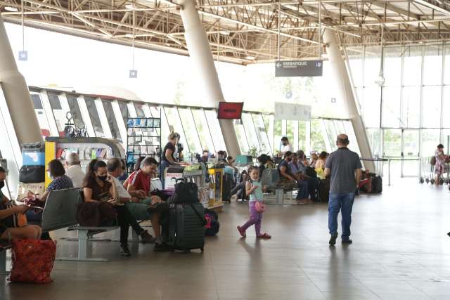 No feriado, movimento na rodovi&aacute;ria da Capital parece de &quot;dia normal&quot;