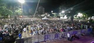 Com seis mil pessoas, público lotou a Praça do Rádio Clube. (Foto: Henrique Theotônio/ Sesc)