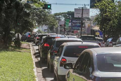 “Boom” de veículos evidencia problemas crônicos do trânsito em Campo Grande