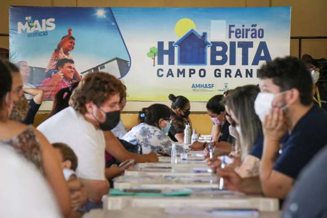 Na fila por im&oacute;vel, sorteados do Cabre&uacute;va j&aacute; pensam na decora&ccedil;&atilde;o da nova moradia