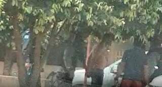 Policial de folga é agredido e tem arma roubada durante tentativa de abordagem Policial de folga é agredido e tem arma roubada durante tentativa de abordagem
