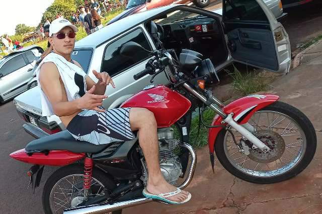 &quot;Lugar errado, na hora errada&quot;, diz pai de jovem morto durante &quot;randandandan&quot;