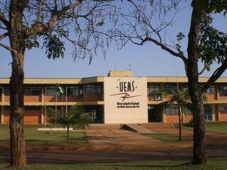Campus da UEMS em Dourados. (Foto: Divulgação)