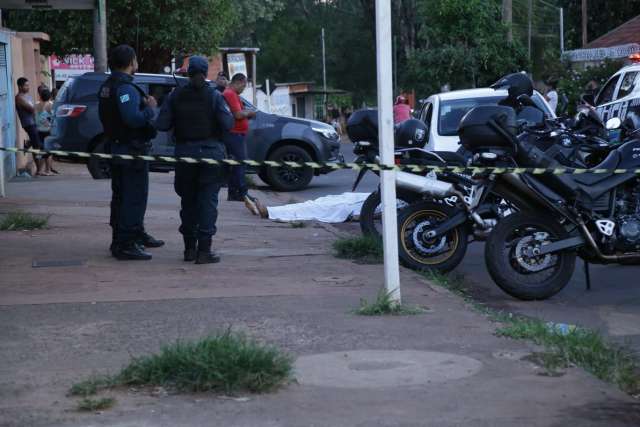 Homem morto em carro de aplicativo era principal suspeito de assassinato 