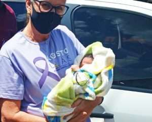 PM resgata beb&ecirc; de 7 dias abandonado em ponto de uso de droga