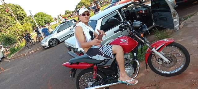 Jovem &eacute; preso com arma que seria usada para matar assassino de Rhennan 