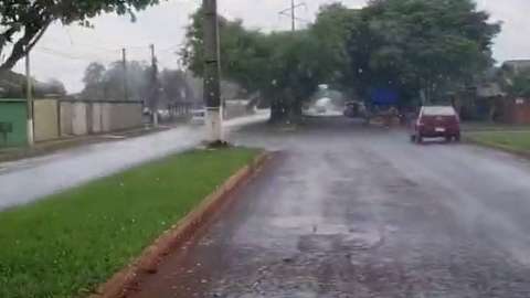 Chuva de granizo atinge Ponta Por&atilde; e anuncia instabilidade