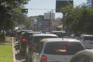 Trânsito em Campo Grande sofreu recente &#34;boom&#34;, o que fez também número de multas subirem consideravelmente. (Foto: Marcos Maluf)