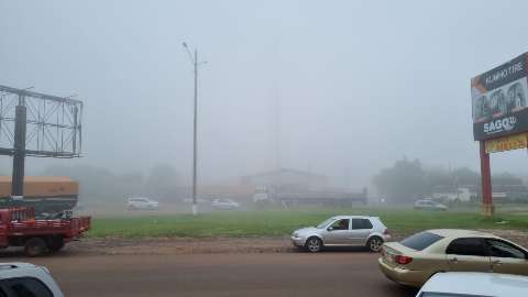 Neblina cobre Ponta Porã e MS está sob risco de temporal até amanhã