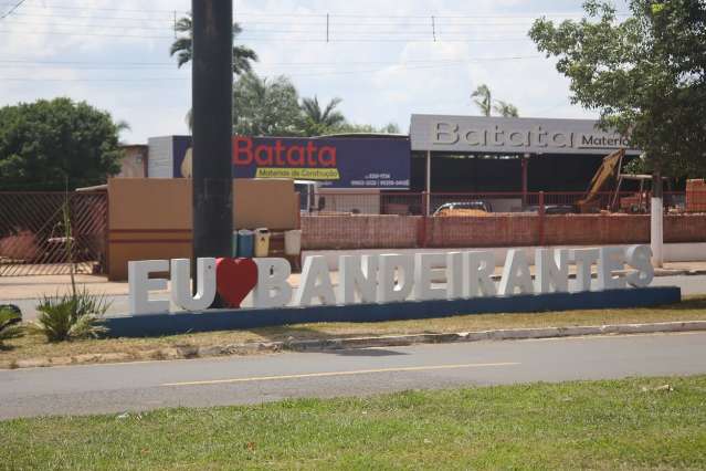 Eleitores de Bandeirantes voltam &agrave;s urnas para a escolha de prefeito e vice