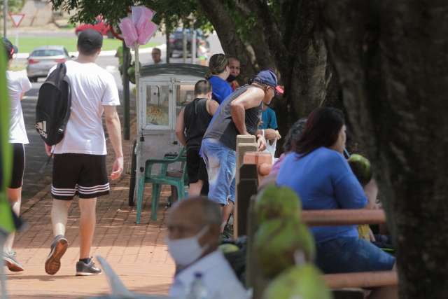 Ataque n&atilde;o afasta popula&ccedil;&atilde;o do Lago do Amor e jacar&eacute; vira atra&ccedil;&atilde;o