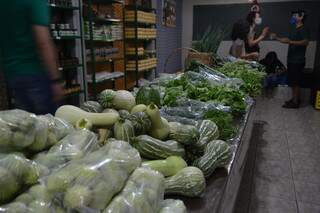 No armazém estão disponíveis várias opções de legumes, verduras e outros itens, todos orgânicos. (Foto: Bárbara Cavalcanti)