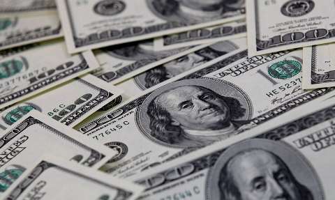 Dólar sobe para R$ 5,54 com impasse sobre PEC dos Precatórios