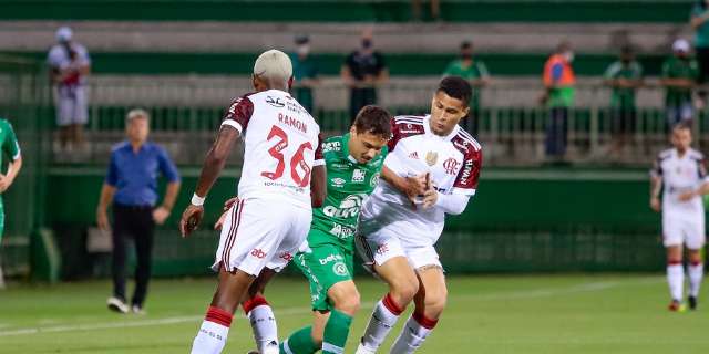 Duelo entre Flamengo e Chapecoense termina empatado em 2 a 2