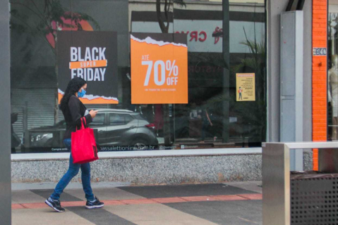 No mês da Black Friday, Procon orienta consumidor a buscar informação 