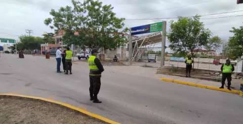 Em protesto contra o governo, bolivianos fecham fronteira com o Brasil