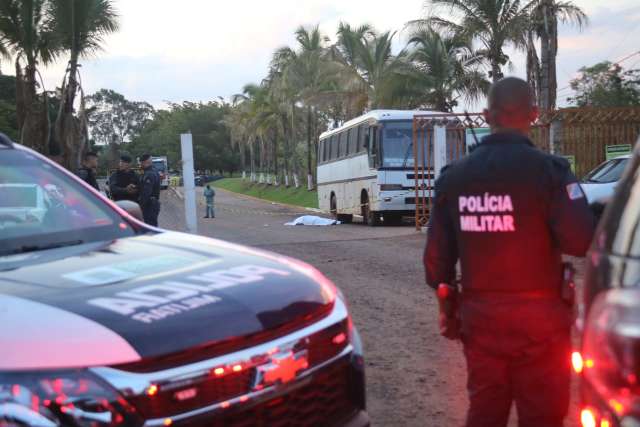 Funcion&aacute;rio &eacute; fuzilado e morre em frente a curtume na BR-060