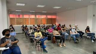Estudantes durante uma aula da realizada pela Sejuv. (Foto: Divulgação)