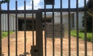 Escola Estadual Maria Constança de Barros Machado está fechada para reformas. (Foto: Bruna Marques)
