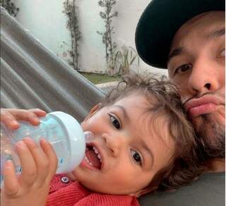Léo com o pai, Murilo, em foto nas redes sociais. (Foto: Reprodução Instagram)