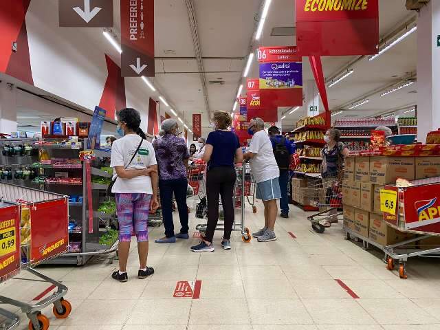 Extra liquida de comida a TV para entregar prédios até dezembro