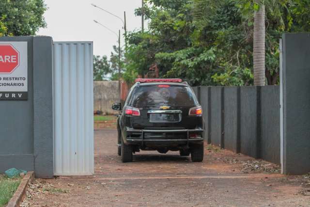 Pol&iacute;cia flagra Corsa em alta velocidade e apreende ladr&atilde;o de carros 