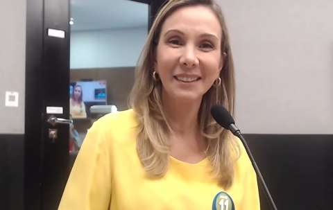 Em debate, candidata à OAB troca próprio número de urna