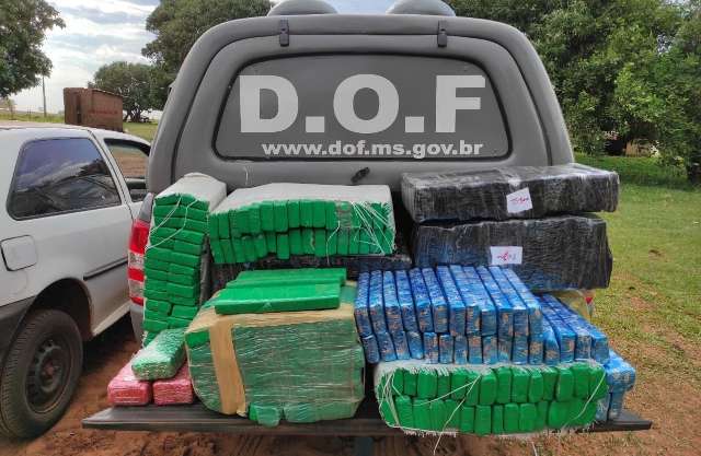 Ap&oacute;s den&uacute;ncia, pol&iacute;cia monta cerco e apreende 1 tonelada de droga