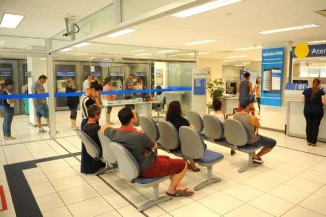Procon notifica Febraban a informar hor&aacute;rios de ag&ecirc;ncias no Estado
