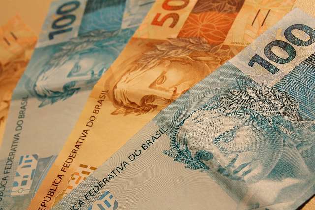 Lei pro&iacute;be oferta e contrata&ccedil;&atilde;o de empr&eacute;stimos por telefone a aposentados