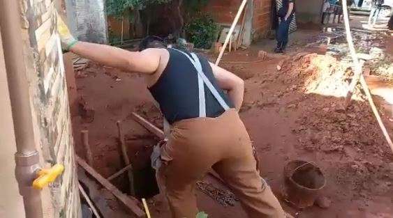 Homem morre soterrado a 4 metros de profundidade enquanto limpava po&ccedil;o 