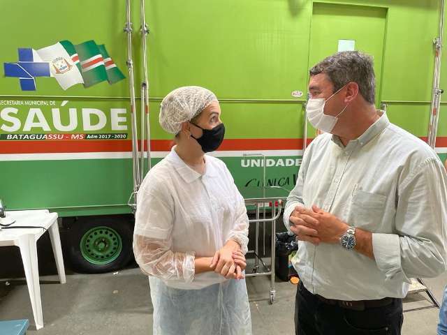 Riedel entrega obras e cart&otilde;es do Mais Social no interior de MS
