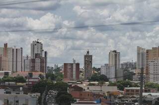 Primeira chuva forte de novembro &ldquo;mostra o que vem por a&iacute;&rdquo;, diz meteorologista 