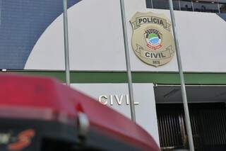 Caso foi registrado na Depac Centro, em Campo Grande. (Foto: Henrique Kawaminami)