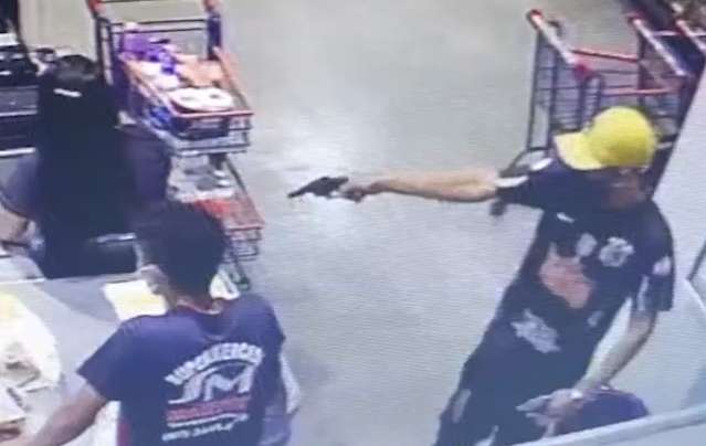 Bandidos levaram malote com pagamento de funcion&aacute;rios de supermercado
