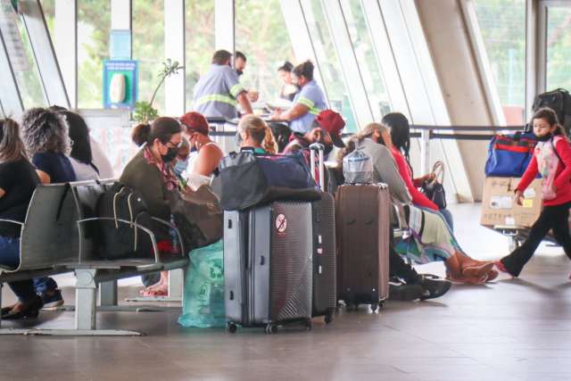 Vinte mil pessoas devem passar por rodovi&aacute;ria da Capital durante feriad&atilde;o