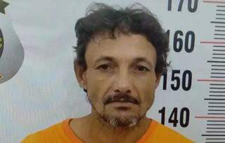 Com bra&ccedil;o quebrado ap&oacute;s furtar casa, preso escapa de escolta e foge de hospital